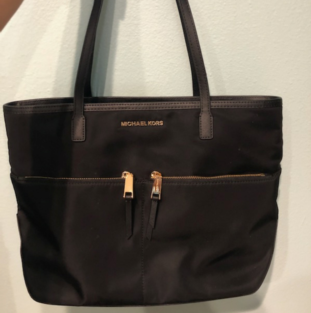 Michael Kors purse/bag
